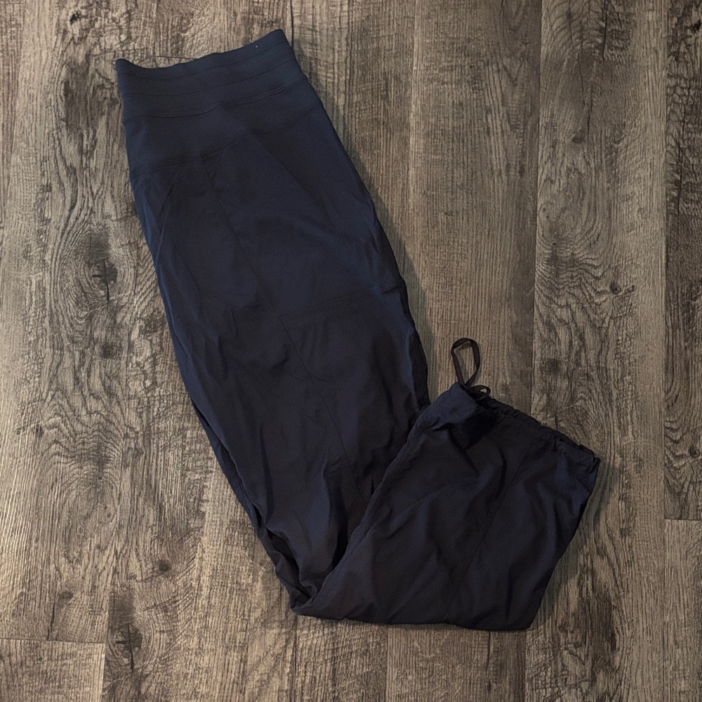 Lululemon Dance Studio Pants - Short Length - Midnight Blue - Size 10